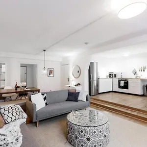 https://gneisenau.find-berlin-hotels.com