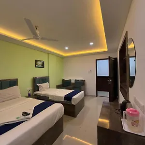 https://central-queens-residency.kerala-hotels.net